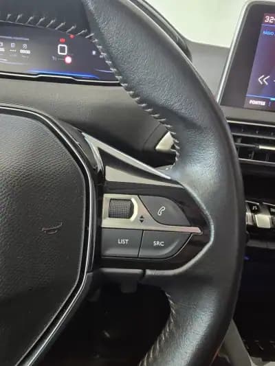 Vendo Peugeot 3008 2019 - 18640 EUR, 104863 km - AUTO.MOTO.pt