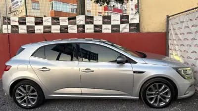 Vendo Renault Mégane 2021 - 13900 EUR, 199000 km - AUTO.MOTO.pt