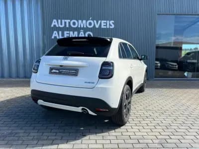 Vendo Fiat 600 2025 - 24500 EUR, 9900 km - AUTO.MOTO.pt