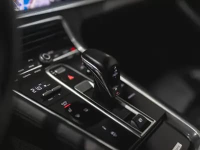 Sell Porsche Panamera Sport Turismo 2019 - 69990 EUR, 80000 km - AUTO.MOTO.pt