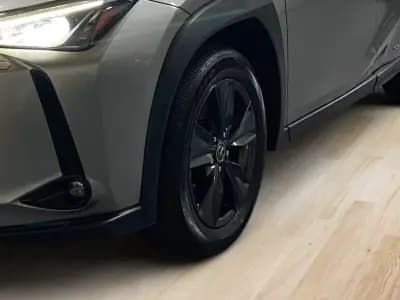 Vendo Lexus UX 250h 2021 - 24950 EUR, 126000 km - AUTO.MOTO.pt