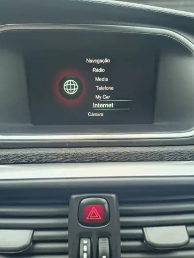 Vendo Volvo V40 Cross Country 2015 - 13900 EUR, 162000 km - AUTO.MOTO.pt