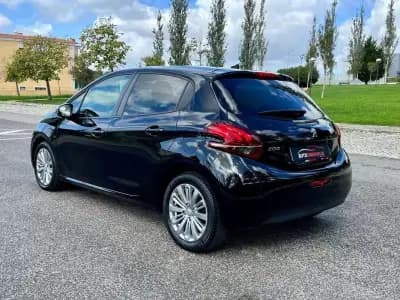 Sell Peugeot 208 2019 - 10450 EUR, 84000 km - AUTO.MOTO.pt