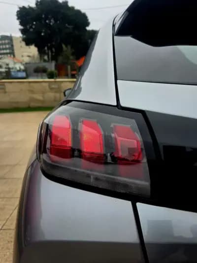 Sell Peugeot e-208 2020 - 15750 EUR, 56000 km - AUTO.MOTO.pt