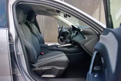 Vendo Peugeot 408 2024 - 24600 EUR, 30776 km - AUTO.MOTO.pt