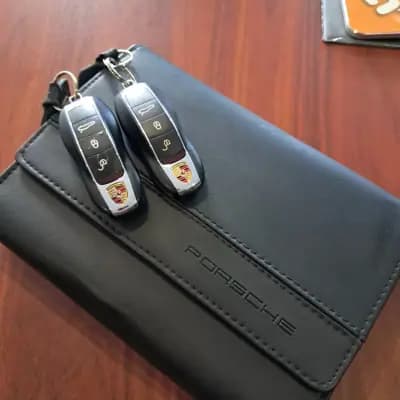 Vendo Porsche Panamera 2013 - 41500 EUR, 113000 km - AUTO.MOTO.pt