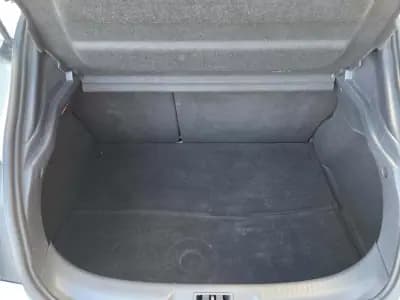 Vendo Renault Mégane Coupe 2011 - 7490 EUR, 258000 km - AUTO.MOTO.pt