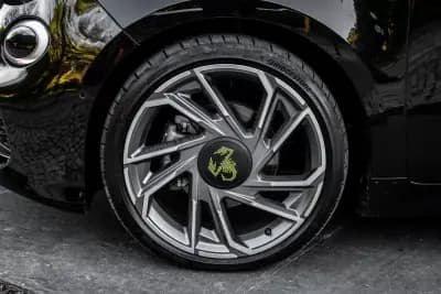 Sell Abarth 500e 2024 - 29450 EUR, 11076 km - AUTO.MOTO.pt