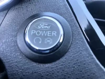 Sell Ford Fiesta 2015 - 11250 EUR, 114547 km - AUTO.MOTO.pt