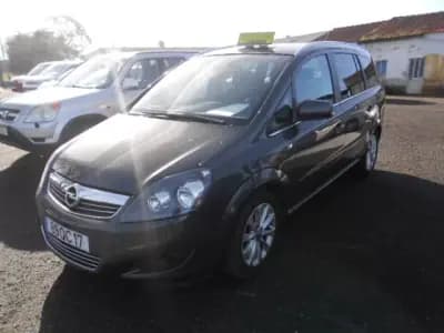 Vendo Opel 1204 2013 - 11900 EUR, 71387 km - AUTO.MOTO.pt