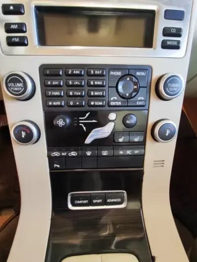 Sell Volvo XC 70 2010 - 13250 EUR, 324000 km - AUTO.MOTO.pt