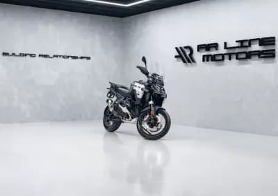 Sell BMW R 1300 GS Adventure 2024 - 24950 EUR, 6150 km - AUTO.MOTO.pt