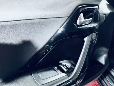 Vendo Peugeot 208 2017 - 8990 EUR, 100342 km - AUTO.MOTO.pt