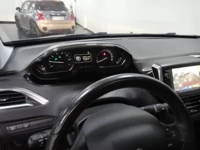 Sell Peugeot 2008 2018 - 11500 EUR, 85000 km - AUTO.MOTO.pt