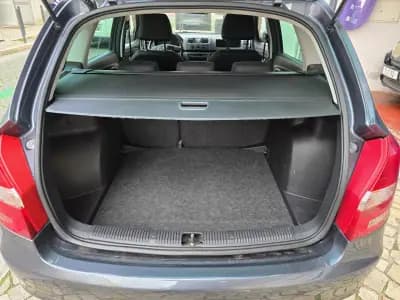 Vendo Skoda Fabia Break 2012 - 6000 EUR, 165296 km - AUTO.MOTO.pt