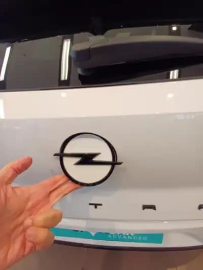 Sell Opel Astra 2023 - 31000 EUR, 11950 km - AUTO.MOTO.pt