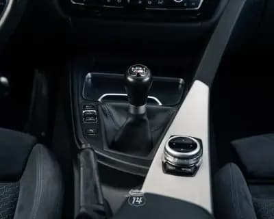 Vendo BMW 318 2016 - 23990 EUR, 113550 km - AUTO.MOTO.pt