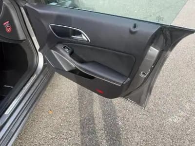 Vendo Mercedes-Benz CLA 180 2014 - 16450 EUR, 205000 km - AUTO.MOTO.pt