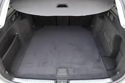 Vendo Mercedes-Benz C 220 2022 - 47000 EUR, 53683 km - AUTO.MOTO.pt