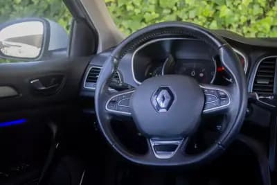 Vendo Renault Mégane Sport Tourer 2017 - 9900 EUR, 263300 km - AUTO.MOTO.pt