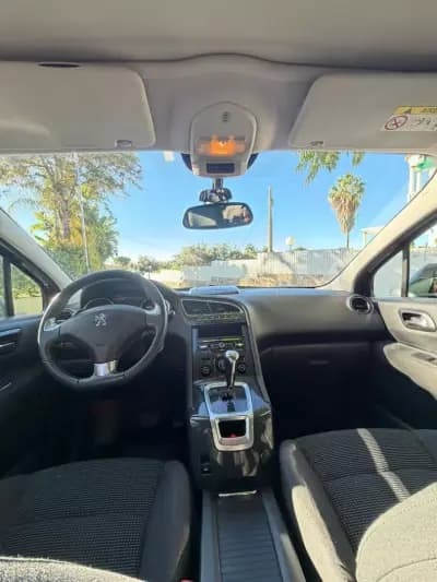 Sell Peugeot 5008 2014 - 12900 EUR, 177970 km - AUTO.MOTO.pt