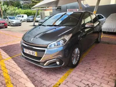 Vendo Peugeot 208 2017 - 10750 EUR, 96000 km - AUTO.MOTO.pt