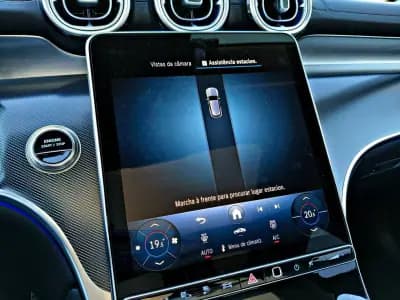 Vendo Mercedes-Benz GLC 400 2024 - 69990 EUR, 25400 km - AUTO.MOTO.pt