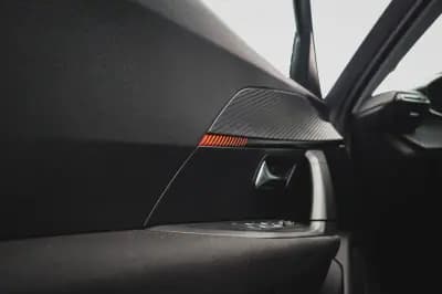 Sell Peugeot e-2008 2021 - 21750 EUR, 62670 km - AUTO.MOTO.pt