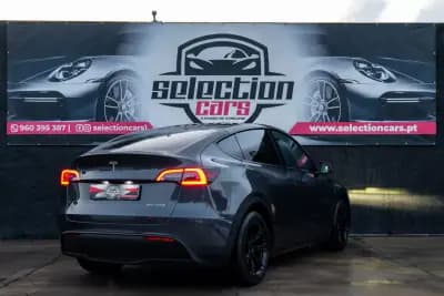 Vendo Tesla Model Y 2023 - 37900 EUR, 45000 km - AUTO.MOTO.pt