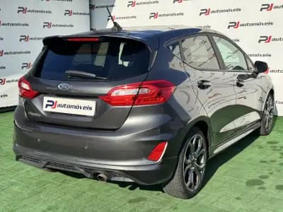 Sell Ford Fiesta 2019 - 12990 EUR, 111400 km - AUTO.MOTO.pt