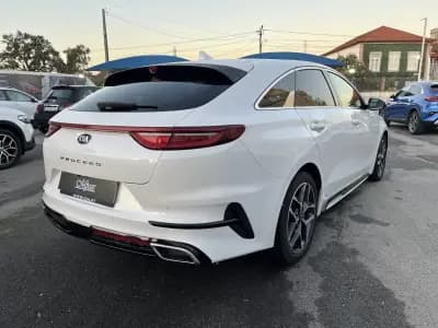 Vendo Kia ProCeed 2022 - 19450 EUR, 92000 km - AUTO.MOTO.pt
