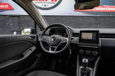 Sell Renault Clio 2020 - 11900 EUR, 165000 km - AUTO.MOTO.pt