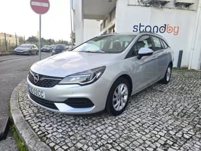 Vendo Opel Astra Sports Tourer 2020 - 9950 EUR, 208000 km - AUTO.MOTO.pt