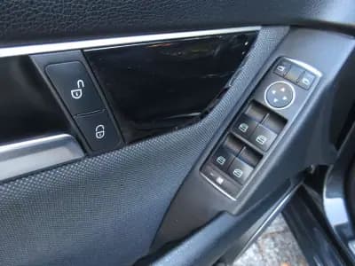 Vendo Mercedes-Benz C 180 2012 - 13490 EUR, 240000 km - AUTO.MOTO.pt