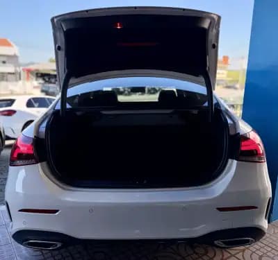 Vendo Mercedes-Benz A 180 Limousine 2020 - 29950 EUR, 97000 km - AUTO.MOTO.pt