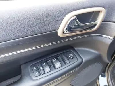 Sell Jeep Grand Cherokee 2016 - 34950 EUR, 135350 km - AUTO.MOTO.pt