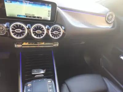 Vendo Mercedes-Benz GLA 200 2020 - 31990 EUR, 157000 km - AUTO.MOTO.pt