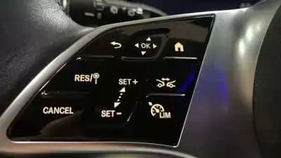 Sell Mercedes-Benz GLC 220 2024 - 69680 EUR, 20294 km - AUTO.MOTO.pt