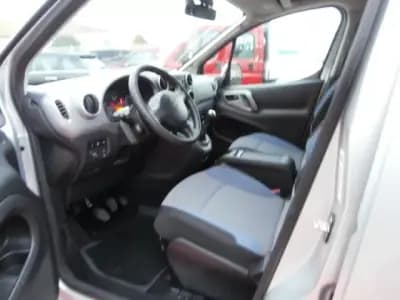 Sell Peugeot Partner 2016 - 12900 EUR, 211456 km - AUTO.MOTO.pt