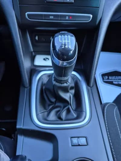 Vendo Renault Mégane Sport Tourer 2019 - 15900 EUR, 133373 km - AUTO.MOTO.pt