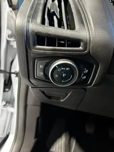 Vendo Ford Focus 2018 - 9900 EUR, 71250 km - AUTO.MOTO.pt