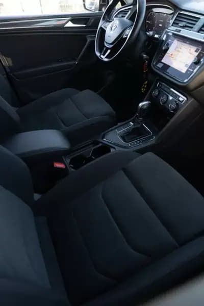 Sell Volkswagen Tiguan Allspace 2018 - 29890 EUR, 105000 km - AUTO.MOTO.pt