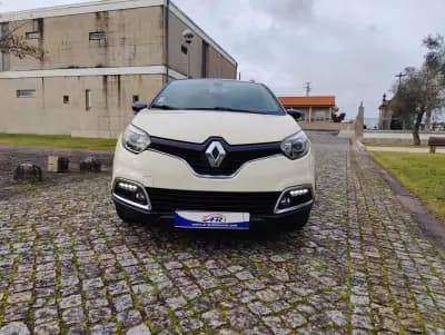 Vendo Renault Captur 2017 - 11700 EUR, 107123 km - AUTO.MOTO.pt