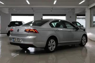 Vendo Volkswagen Passat 2021 - 21900 EUR, 22076 km - AUTO.MOTO.pt