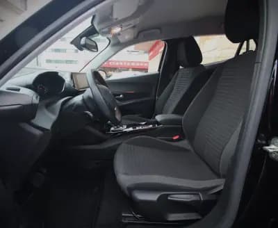 Vendo Peugeot e-2008 2020 - 19450 EUR, 41900 km - AUTO.MOTO.pt