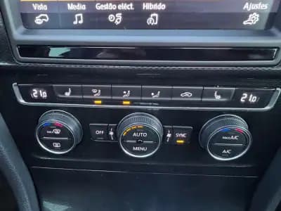 Vendo Volkswagen Golf 2015 - 16900 EUR, 139035 km - AUTO.MOTO.pt