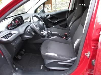 Sell Peugeot 208 2014 - 7990 EUR, 71000 km - AUTO.MOTO.pt