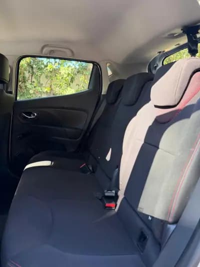 Vendo Renault Clio 2014 - 9990 EUR, 79966 km - AUTO.MOTO.pt