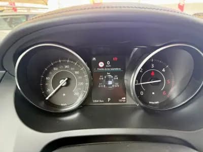 Vendo Jaguar E-Pace 2018 - 27990 EUR, 120110 km - AUTO.MOTO.pt