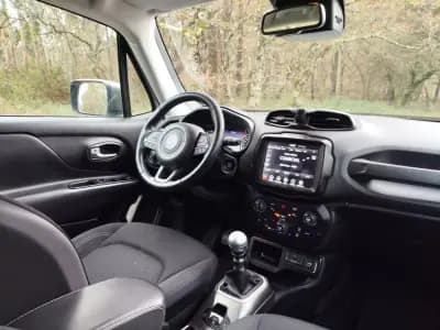 Vendo Jeep Renegade 2019 - 15900 EUR, 96500 km - AUTO.MOTO.pt